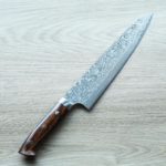 擷取 佐治武士 牛刀 240mm R2粉末HSS鋼 大馬士革 沙漠鐵木柄
