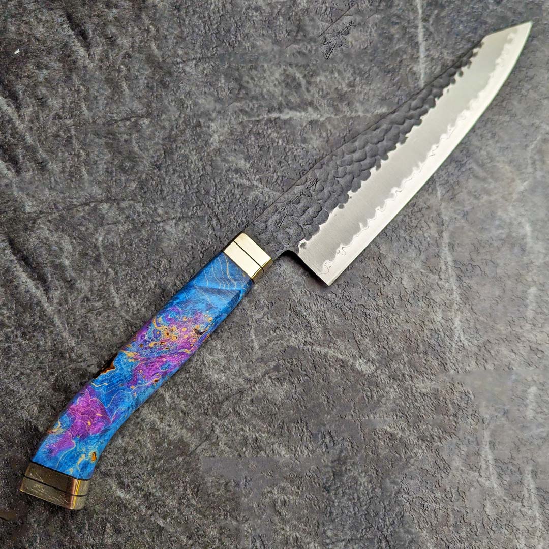 實光刃物 秘宝 JOKER 三德 180mm 超級青紙鋼 黑打 槌目 藍彩特殊柄