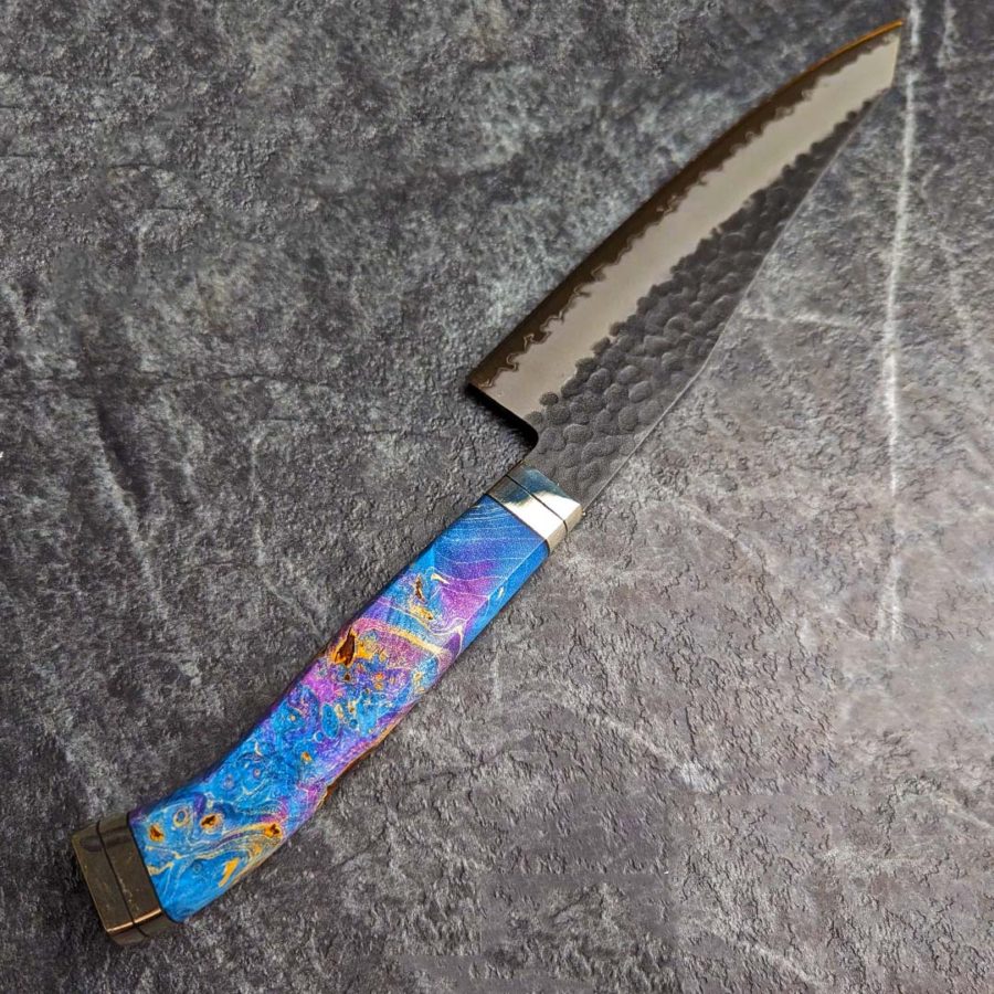 實光_藍_1 實光刃物 秘宝 JOKER 三德 180mm 超級青紙鋼 黑打 槌目 藍彩特殊柄