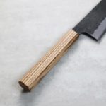 日野浦刃物 味方屋 牛刀 240mm 白紙鋼 黑打鍛地墨流 斑馬木八角柄 (3) 日野浦刃物 味方屋 牛刀 240mm 白紙鋼 黑打鍛地墨流 斑馬木八角柄