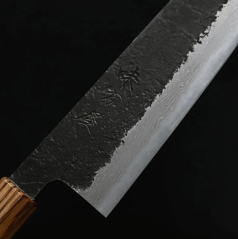 日野浦刃物 味方屋 牛刀 240mm 白紙鋼 黑打鍛地墨流 斑馬木八角柄 (5) 日野浦刃物 味方屋 牛刀 240mm 白紙鋼 黑打鍛地墨流 斑馬木八角柄