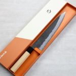 日野浦刃物 味方屋 牛刀 240mm 白紙鋼 黑打鍛地墨流 青森檜木八角柄 (2) 日野浦刃物 味方屋 牛刀 240mm 白紙鋼 黑打鍛地墨流 青森檜木八角柄