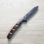 黑崎優 折疊刀 100mm 黑染 SG2粉末HSS鋼 沙漠鐵木付皮套 黑崎優 折疊刀 100mm 黑染 SG2粉末HSS鋼 沙漠鐵木/付皮套