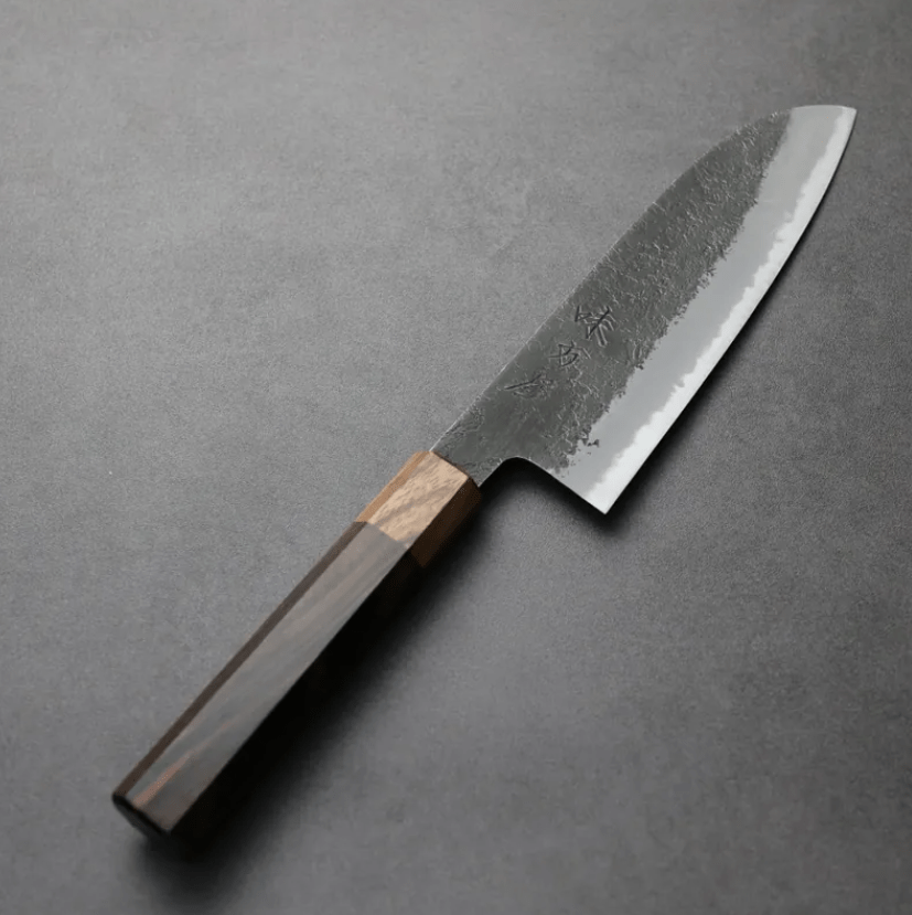 日野浦刃物 味方屋 三德 165mm<br>白紙鋼 黑打梨地 黑檀八角柄