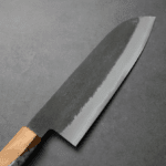 日野浦刃物 味方屋 三德 180mm 白紙鋼 黑打梨地 水牛口金 (4) 日野浦刃物 味方屋 三德 180mm<br>白紙鋼 黑打梨地 水牛口金