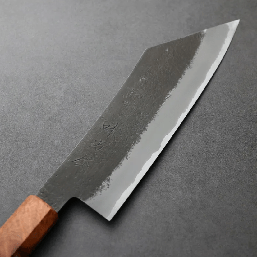 日野浦刃物 博多 三德 180mm<br>白紙鋼 黑打梨地