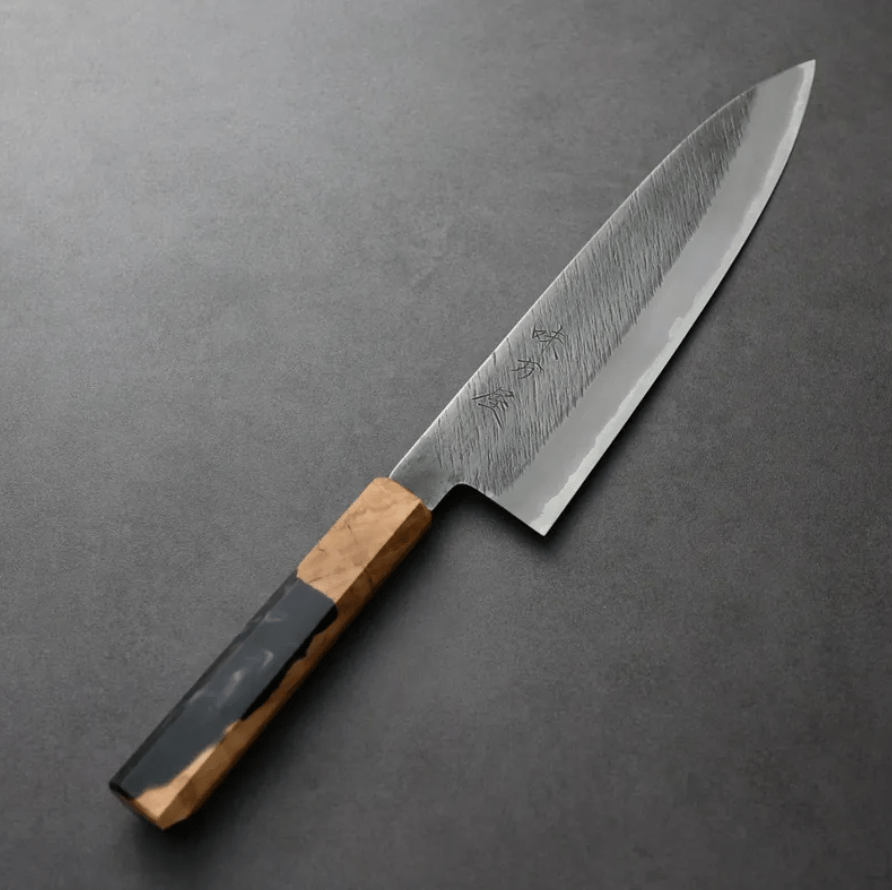 日野浦刃物 味方屋 牛刀 210mm 白紙鋼 松葉鎚目 日野浦刃物 味方屋 牛刀 <br>210mm 白紙鋼 松葉鎚目