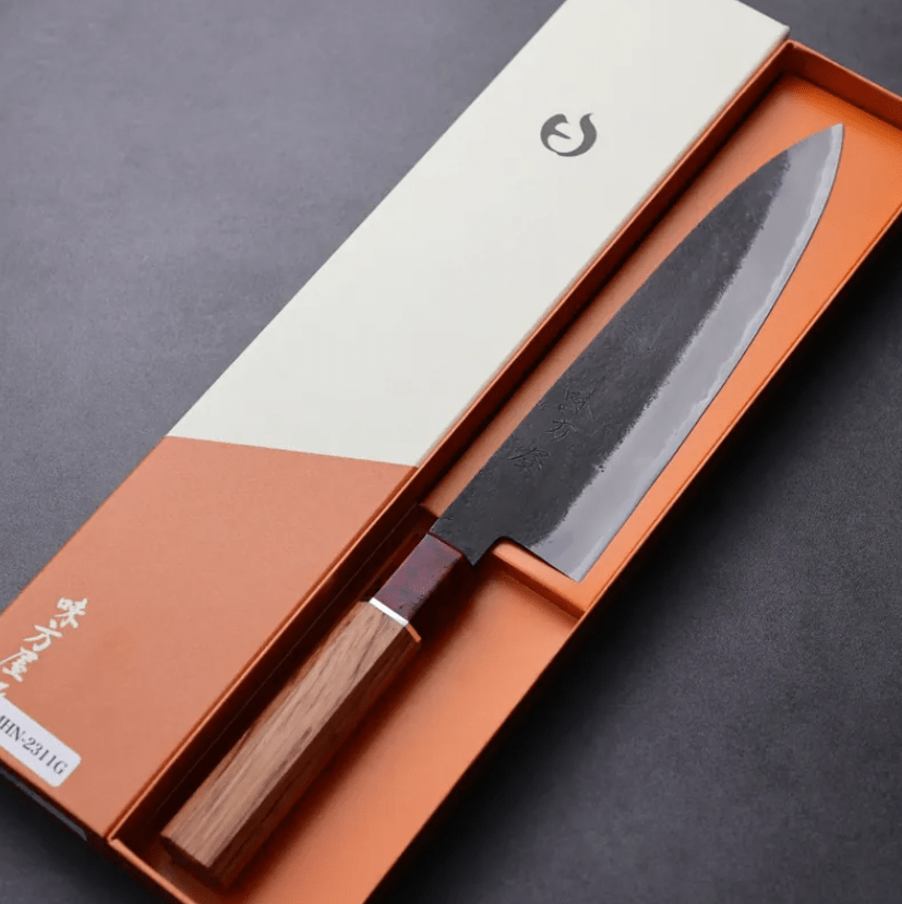 日野浦刃物 味方屋 牛刀 210mm<br>白紙鋼 黑打梨地