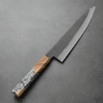 日野浦刃物 味方屋 牛刀 240mm<br>白紙鋼 黑打梨地 橄欖木