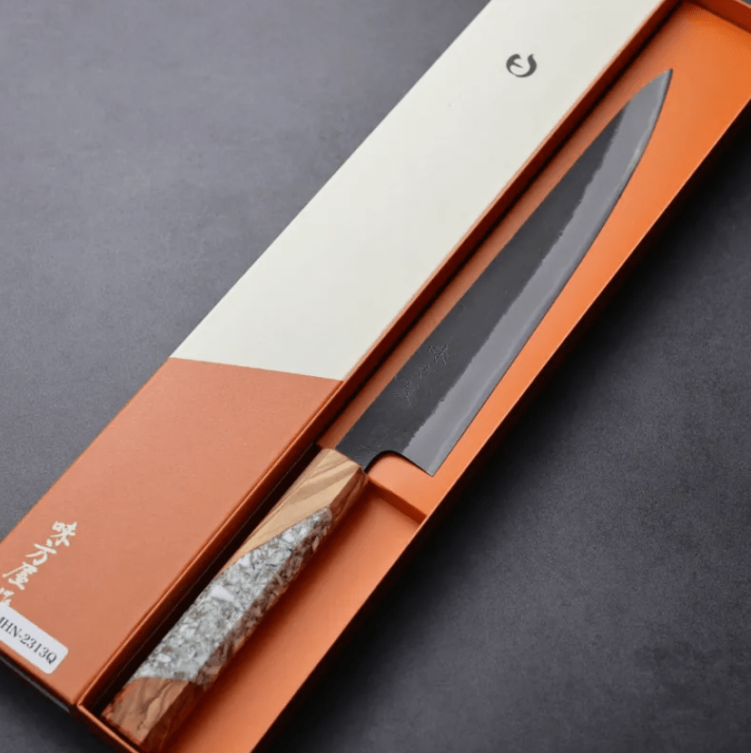 日野浦刃物 味方屋 筋引 240mm<br>白紙鋼 黑打梨地 橄欖木