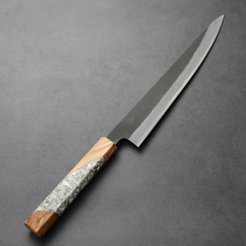 日野浦刃物 味方屋 筋引 240mm<br>白紙鋼 黑打梨地 橄欖木