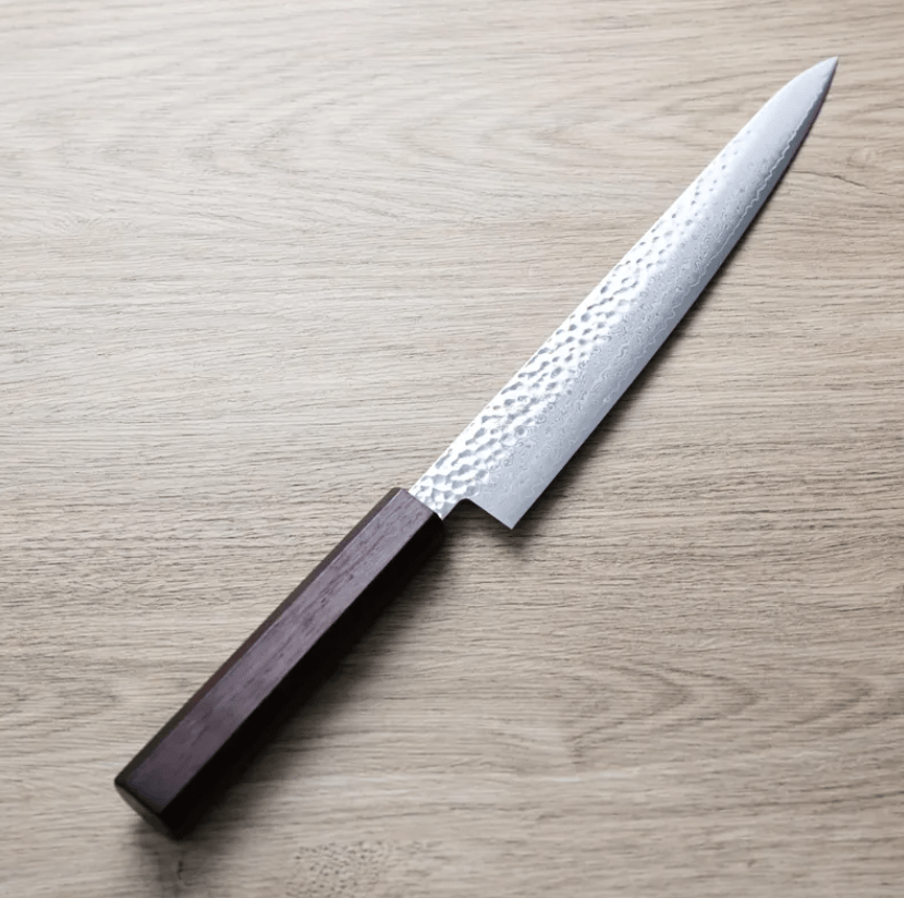 佐海 筋引 240mm VG10鋼<br>鎚目大馬士革 紅柄