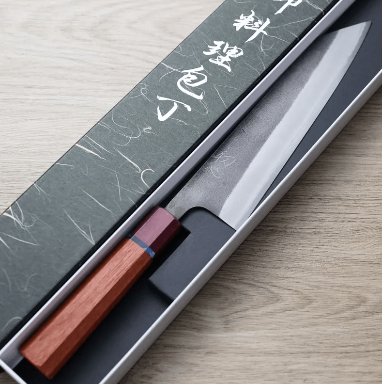 初心x吉金刃物 切付牛刀 <br>210mm 白紙鋼 黑梨地