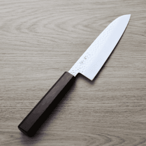 佐海 三德 170mm VG10鋼<br>鎚目大馬士革 紅柄