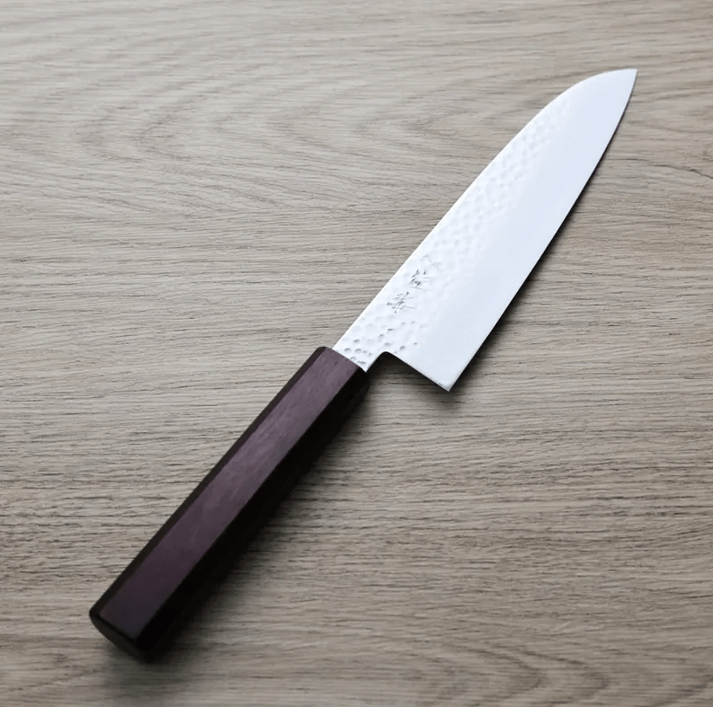 佐海 三德 170mm VG10鋼<br>鎚目大馬士革 紅柄