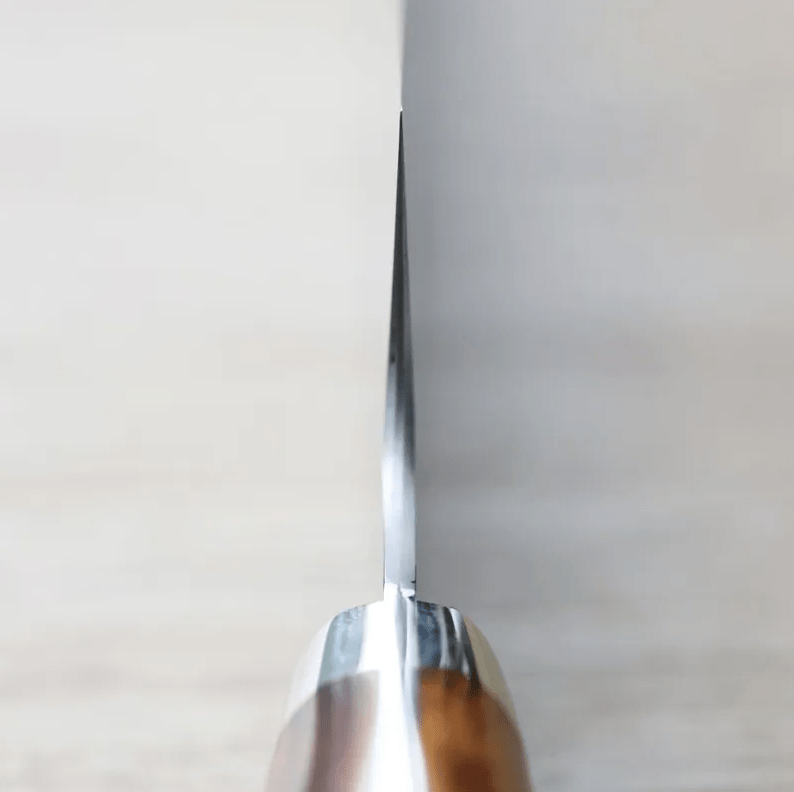 加藤義實 角鎚目 牛刀 210mm<br>SG2粉末HSS鋼 沙漠鐵木