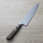 增谷訓生 牛刀 180mm VG10鋼<br>鎚目大馬士革 雪華 蘇格蘭柄