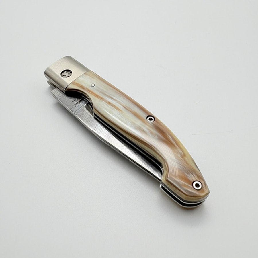 sa-1033scd-2 SALADINI頂級手工SALADINI Zuava Next 白牛角現代有鉚釘設計摺疊刀 大馬氏革鋼 現代鉚釘版・大馬氏革剛最稀有、最具收藏價值