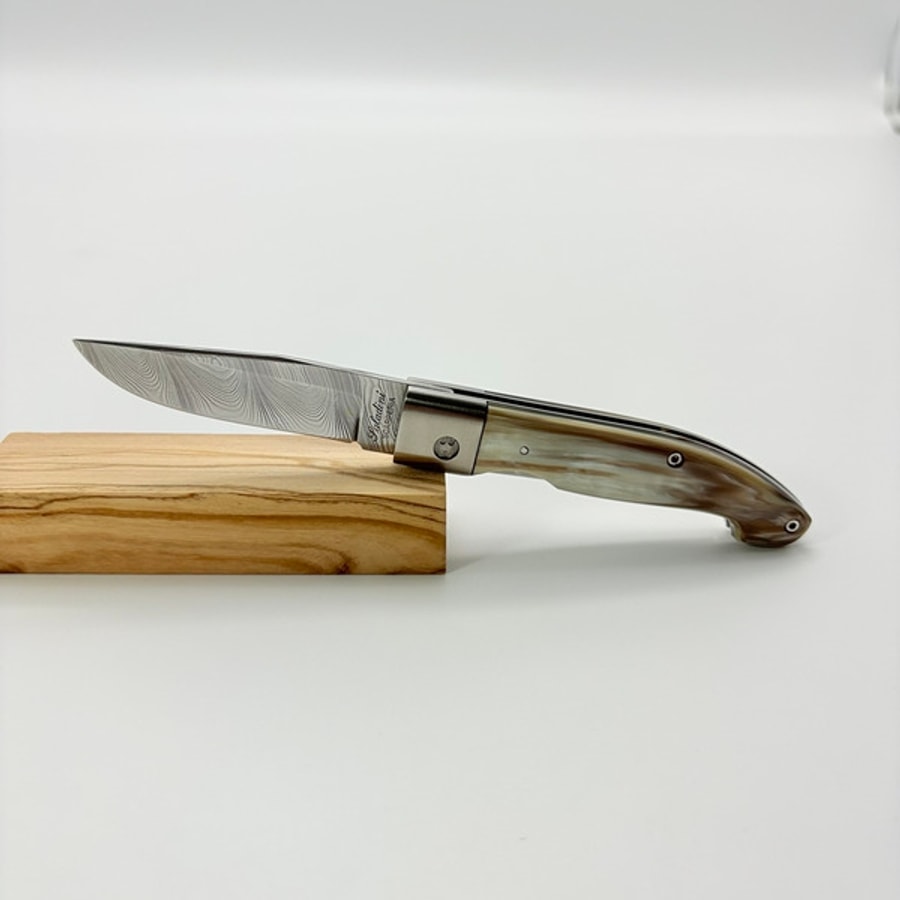 sa-1033scd-7 SALADINI頂級手工SALADINI Zuava Next 白牛角現代有鉚釘設計摺疊刀 大馬氏革鋼 現代鉚釘版・大馬氏革剛最稀有、最具收藏價值