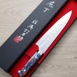 saji-g210-vg10ja2-1-2 佐治武士 牛刀 210mm <br>VG10鋼 十字鎚目大馬士革 藍壓克力柄