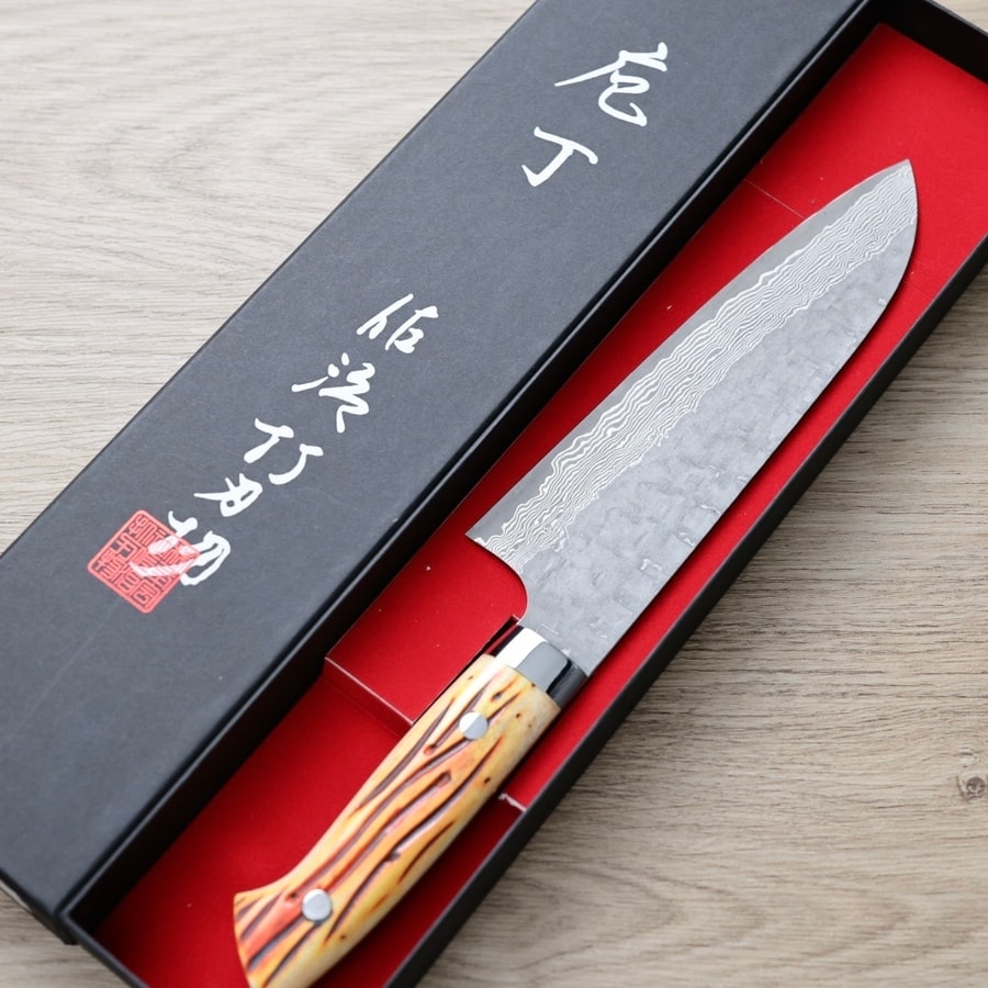saji-s180-vg10ja-1-1-2-1 佐治武士 三德 180mm VG10鋼 <br>十字鎚目 黑染大馬士革 牛骨柄