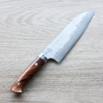 saji-santoku180-vg10ir 佐治武士 三德 180mm VG10鋼 31層鎳染大馬士革 沙漠鐵木柄
