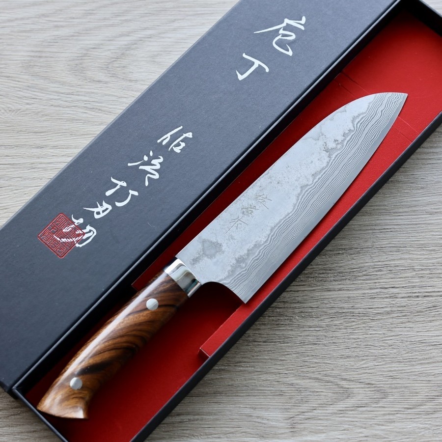 saji-santoku180-vg10ir-2 佐治武士 三德 180mm VG10鋼 31層鎳染大馬士革 沙漠鐵木柄