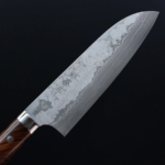 saji-santoku180-vg10ir-5 佐治武士 三德 180mm VG10鋼 31層鎳染大馬士革 沙漠鐵木柄