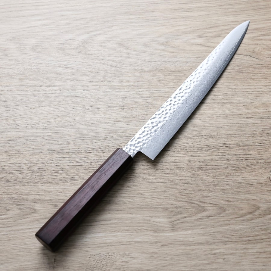 佐海 筋引 240mm VG10鋼<br>鎚目大馬士革 紅柄